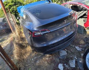 TESLA Model Y  2020-2024 წინა მარცხენა კარი