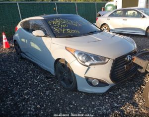 ყველაფერი დაბალ ფასად, იშლება HYUNDAI VELOSTER TURBO 2013 წლის.