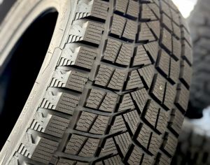 R21  285/40 ზამთარი