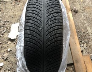 R18  235/45 ზამთარი