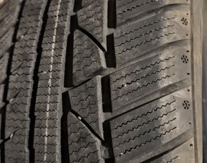 R19  235/55 ზამთარი