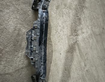 Toyota Hilux უკანა ბალკა