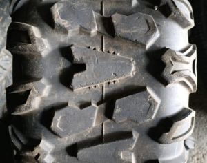 იყიდება კვადროს საბურავები