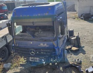Mersedes actros იშლება