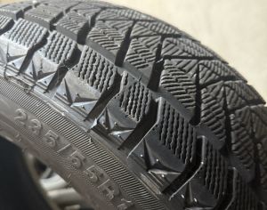 R19  235/55 ზამთარი