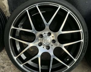 R20 იანი დისკები საბურავებით