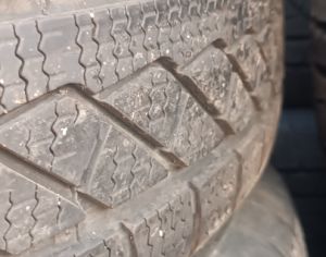 R18  265/60 ზამთარი