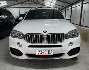იშლება  BMW X5 F15 3.0 და 4.4