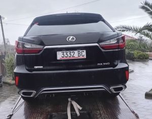 იშლება Lexus RX350 F-sport