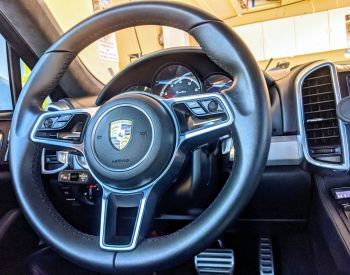 Porsche-ს ორიგინალი საჭე აირბაგით