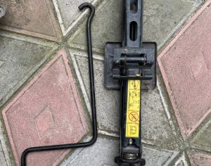 დომგრატი ჰონდა ფიტის და აუდის