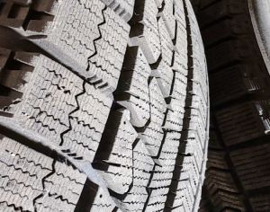 R17  215/60 ზამთარი BRIDGESTONE BLIZZAK VRX
