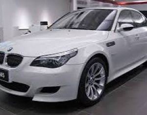 BMW  E60 M5  პლასტმასის კრილოები ფრთა R L