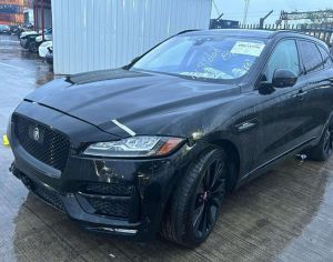 იშლება Faguar F-Pace