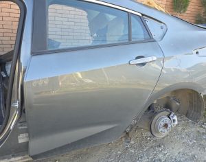 2017 შევროლე ვოლტის მარცხენა კარი