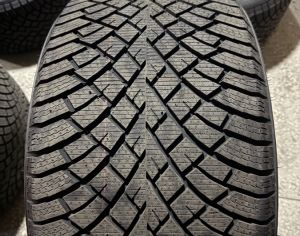 Nokian Tyres Hakkapeliitta R5