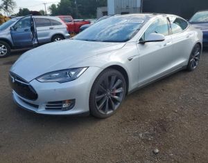TESLA Model S 2015 0.1 - 1