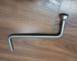 20ლ////592 40 12 71 BMW -ს ბორბლის მოსახსნელი კლუჩი 20ლ